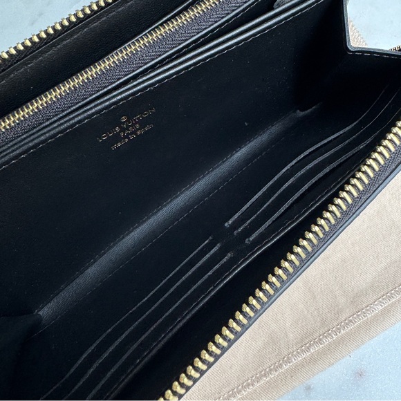 SOLD Louis Vuitton Limited Edition Constellation Mahina Leather Zippy Wallet NM - Picture 12 of 16